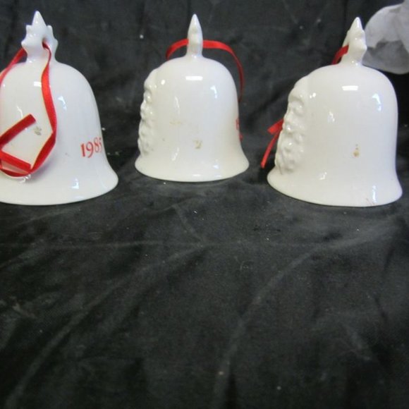 Vtg 1985 GOEBEL BELL ORNAMENT IVORY COLORED PORCELAIN BELL ORNAMENT SET OF 3 - Picture 5 of 6